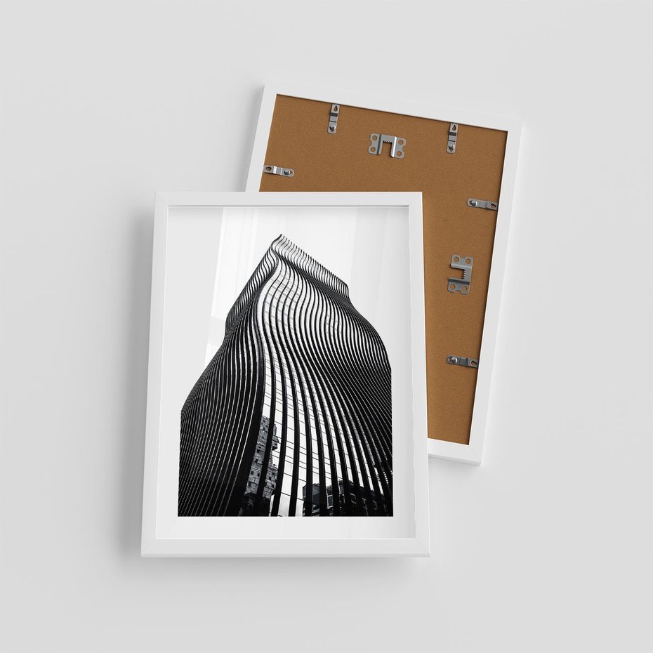 Plakat w ramie 30x40 - Falowany Wieżowiec na Fotografii - architektura, falowany wieżowiec - rama biała