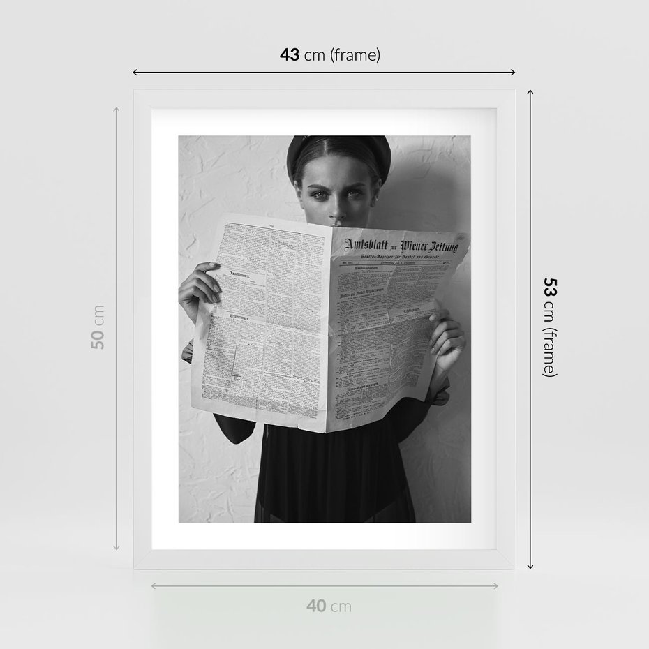 Plakat w ramie 40x50 - Nowe Wiadomości - retro zdjęcie, czarno białe - rama biała