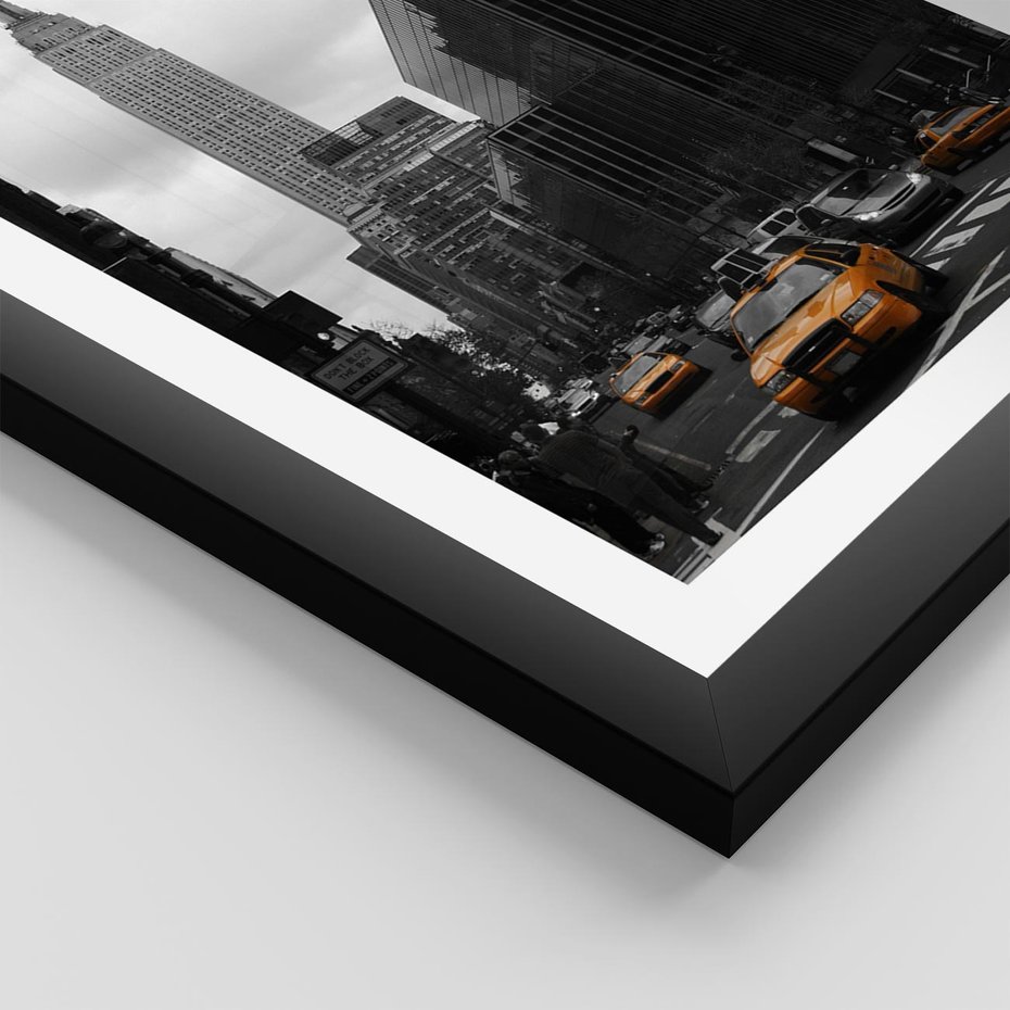 Plakat w ramie 30x40 - Nowy York, taksówka w ruchu - Nowy York, taksówka - rama czarna