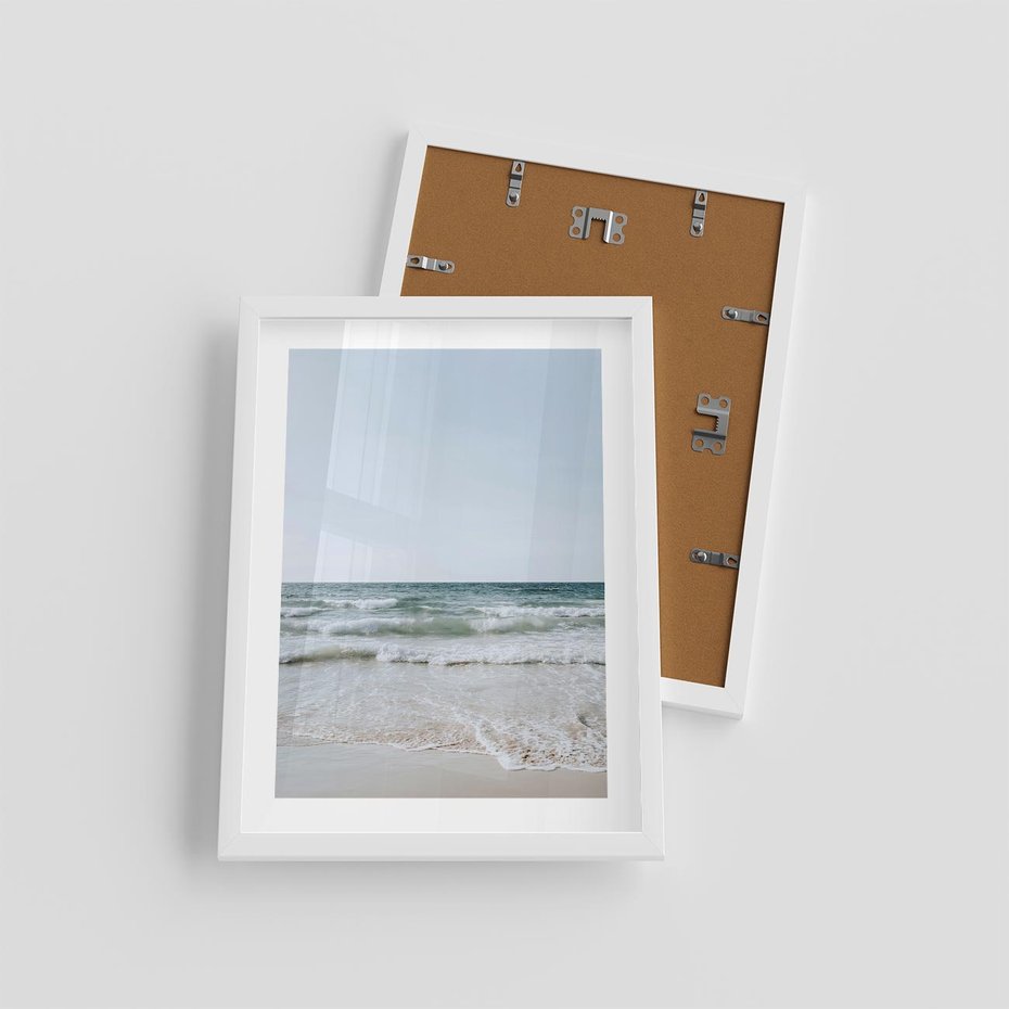 Plakat w ramie 30x40 - Spokój nad Brzegiem - plaża, morze - rama biała