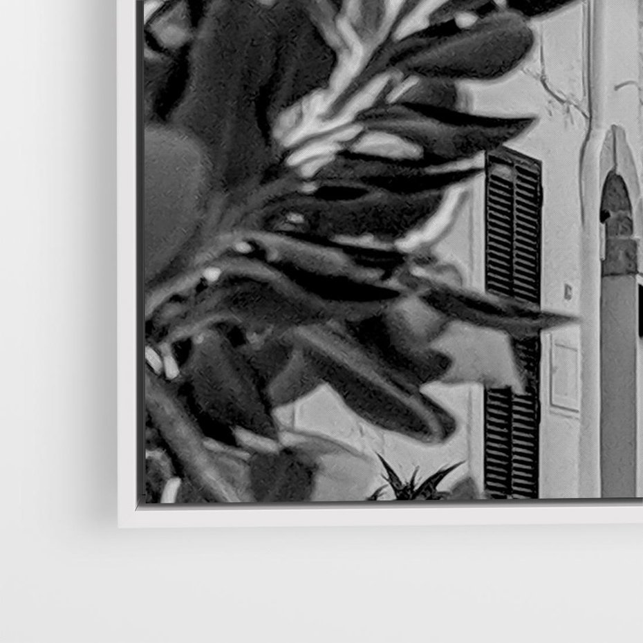 Obraz w ramie 100x70 - Nadmorska Uliczka - czarno białe zdjecie, uliczka w nadmorskim mieście - rama biała