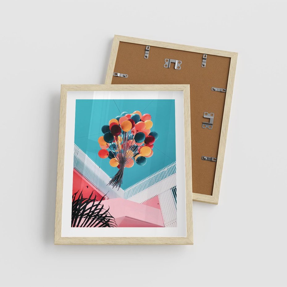 Plakat w ramie 40x50 - Kolorowe Balony Pod Niebem - kolorowe balony na tle niebieskiego nieba - rama drewno