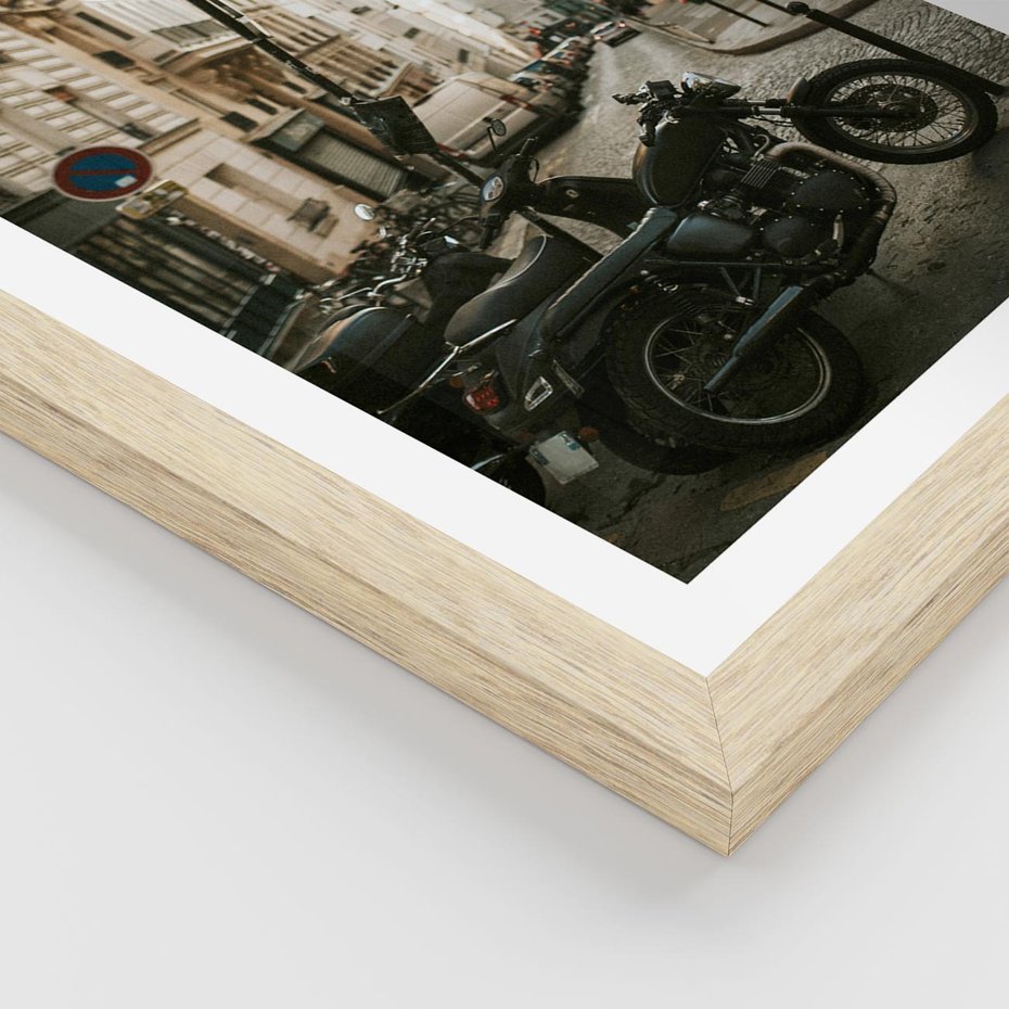 Plakat w ramie 30x40 - Ducha Przygody - motor, uliczka - rama drewno