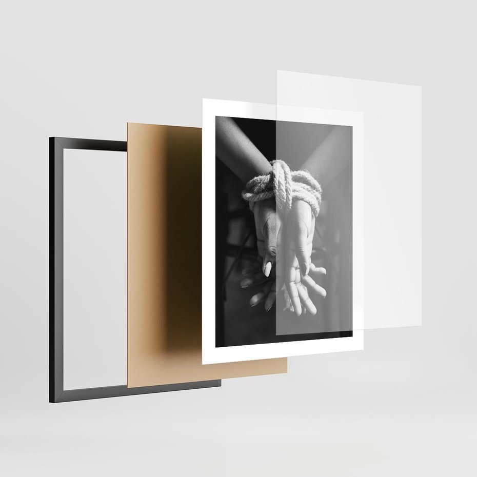 Plakat w ramie 40x50 - Splątane Uczucia - czarno biała fotografia, artystyczna - rama czarna