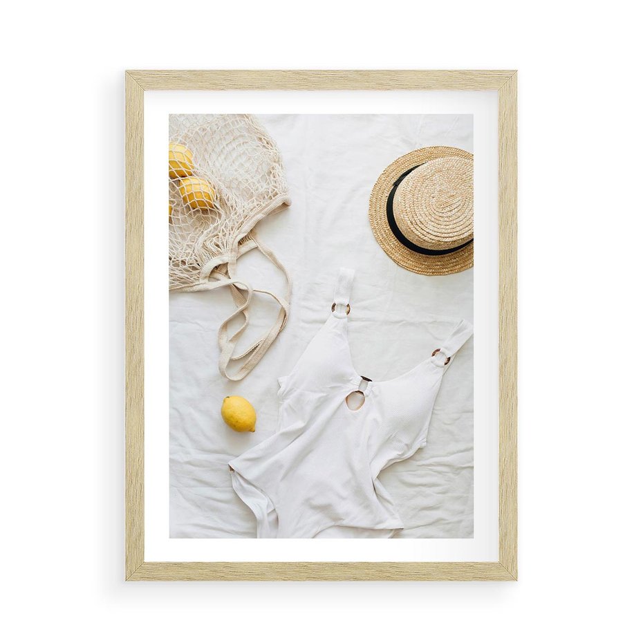 Plakat w ramie 50x70 - Moda na Wakacje: Cytrynowy Urok - kompozycja letnia, fashion - rama drewno