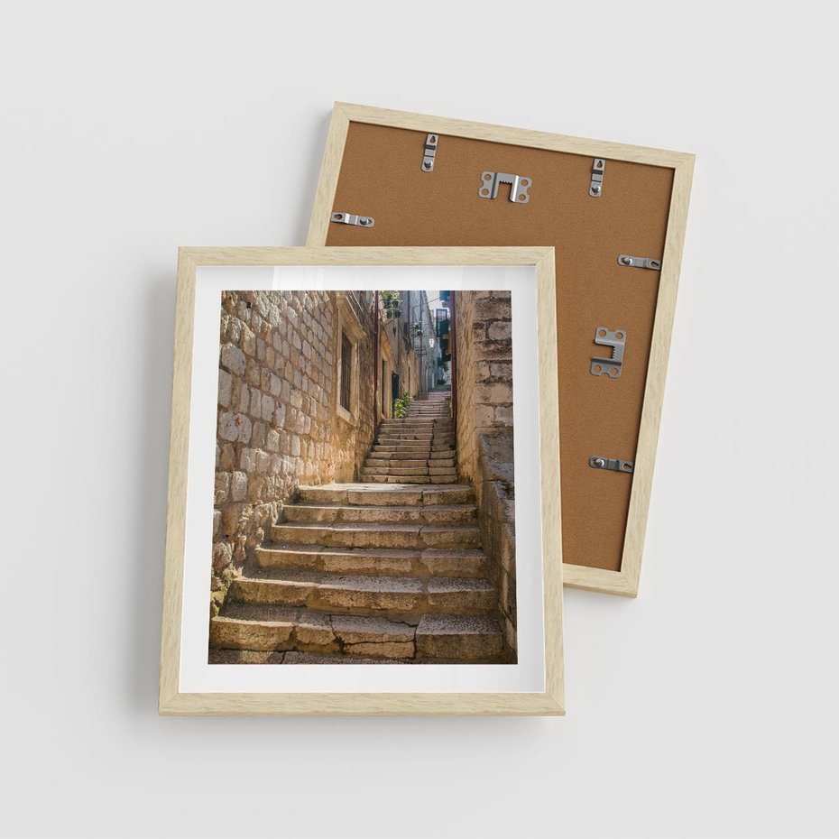 Plakat w ramie 40x50 - Uliczka: perspektywa miejskiego krajobrazu - uliczka, perspektywa - rama drewno