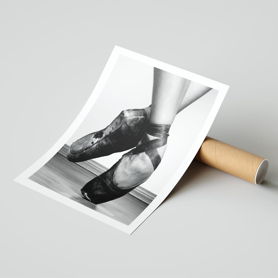 Plakat bez ramy 21x30 - Taniec Zmysłów - artystyczne zdjęcie, odcienie szarości