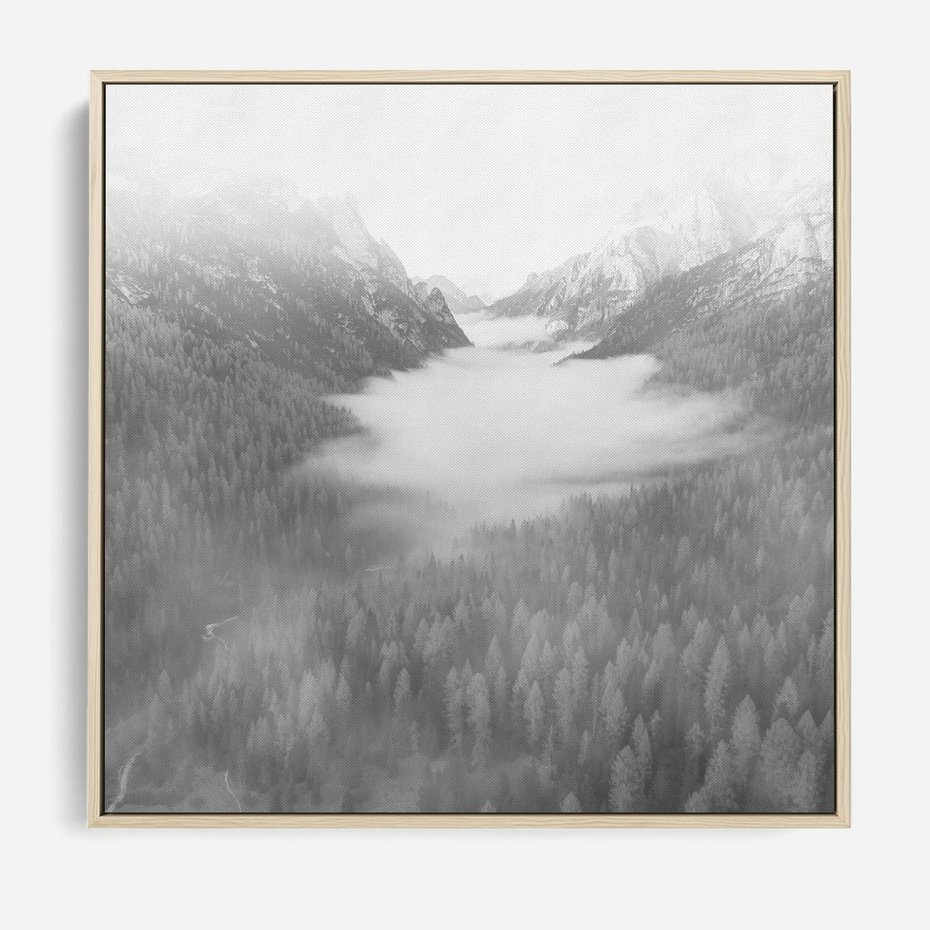 Obraz w ramie 80x80 - Szare Góry - zamglony krajobraz, las - rama drewno