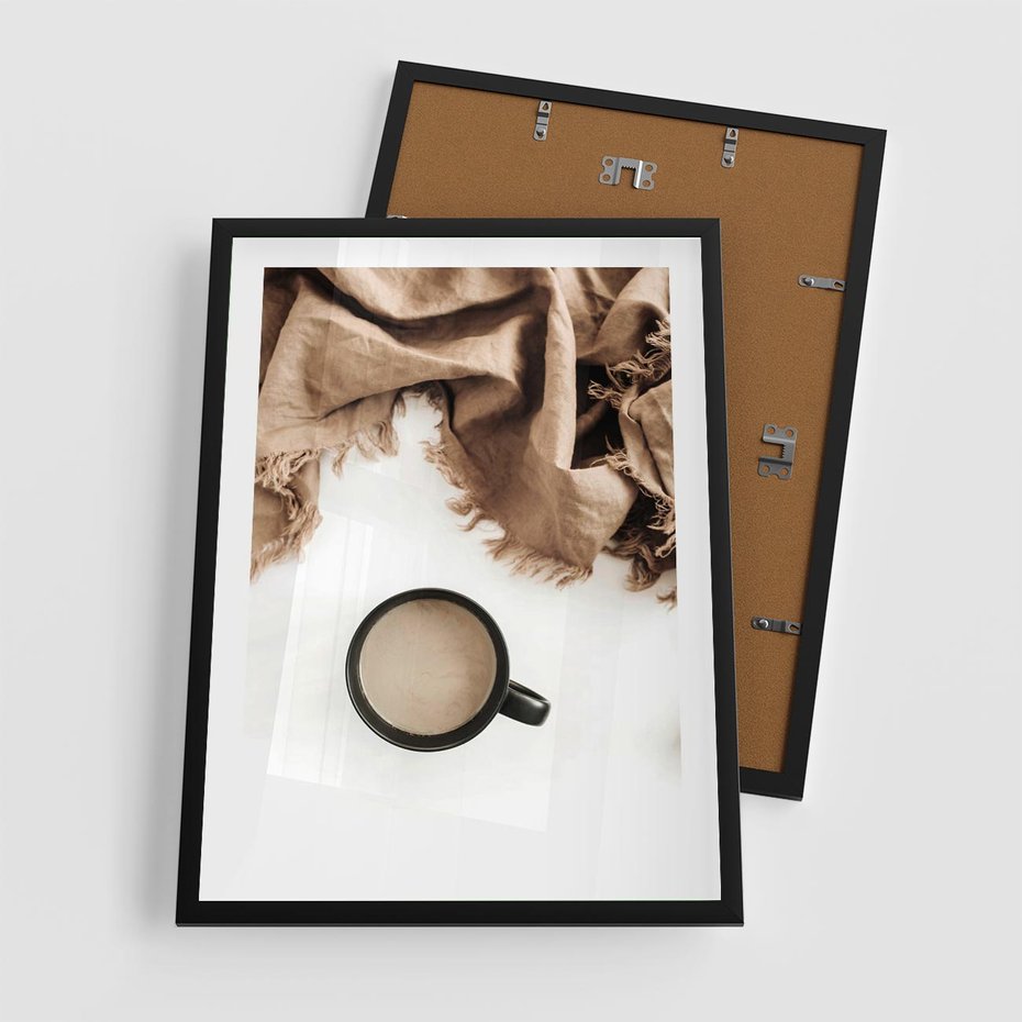 Plakat w ramie 50x70 - Kompozycja z Brązowym Kocem i Czarną Kawą - kompozycja, brązowy koc - rama czarna