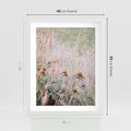 Plakat w ramie 40x50 - Przyroda w Pełnym Blasku: Kolorowa łąka z Kwiatami - łąka, kwiaty na łące - rama biała