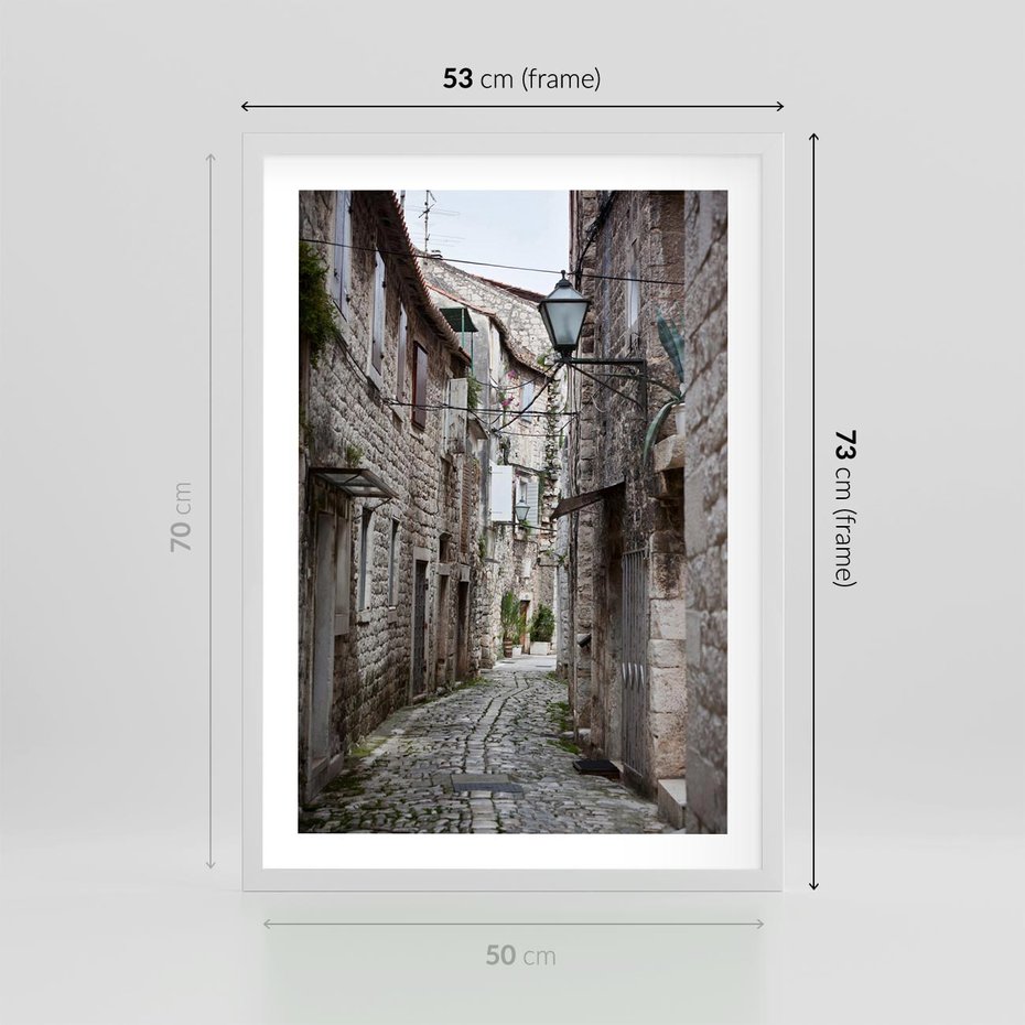 Plakat w ramie 50x70 - Malownicza uliczka we Włoszech - uliczka, Włoch - rama biała