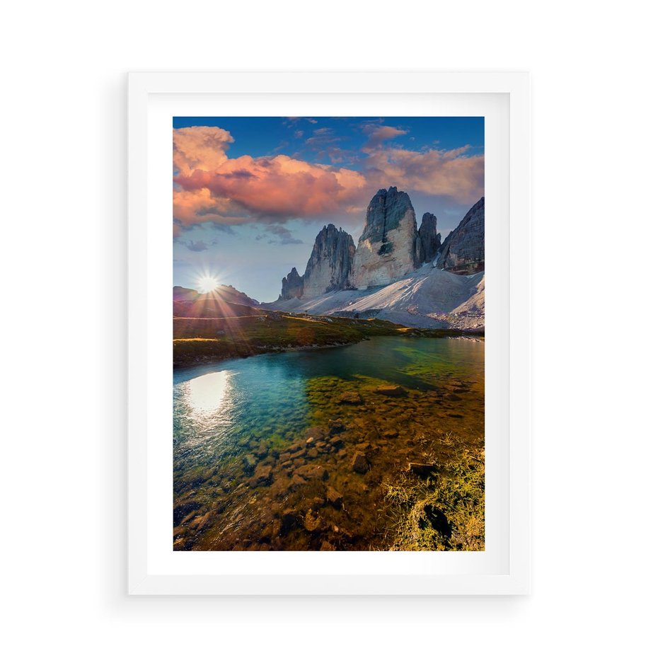 Plakat w ramie 50x70 - Jezioro wśród majestatycznych gór - jezioro, góry - rama biała
