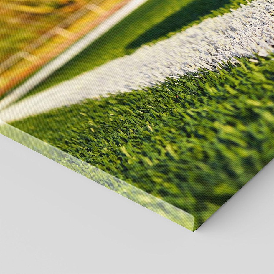 Obraz na płótnie 100x50 - Pasja na Boisku: Piłka Nożna - boisko, piłka