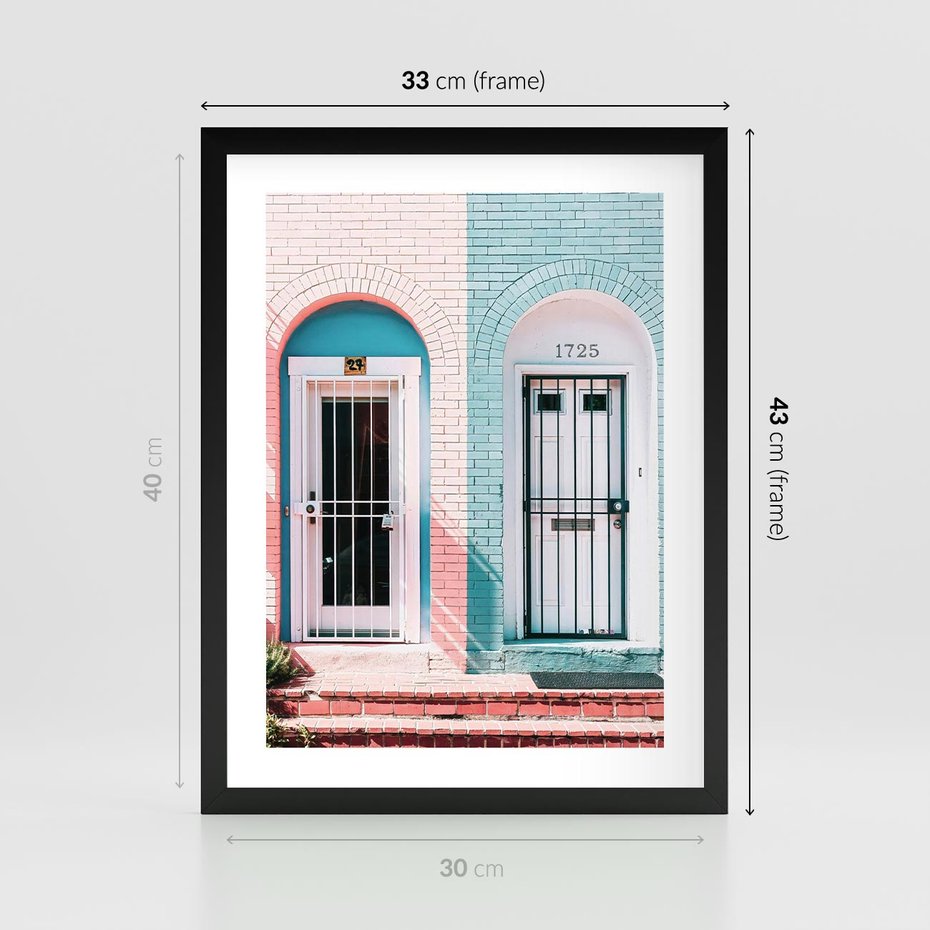 Plakat w ramie 30x40 - Urok Starych Drzwi - stare retro drzwi kamienicy, pastelowe kolory - rama czarna