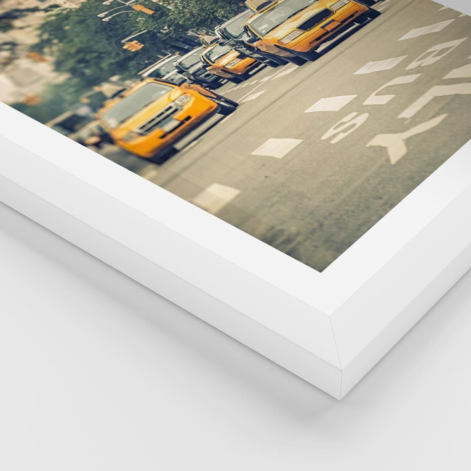 Plakat w ramie 30x40 - Miasto Taksówek - taksówki, miasto - rama biała