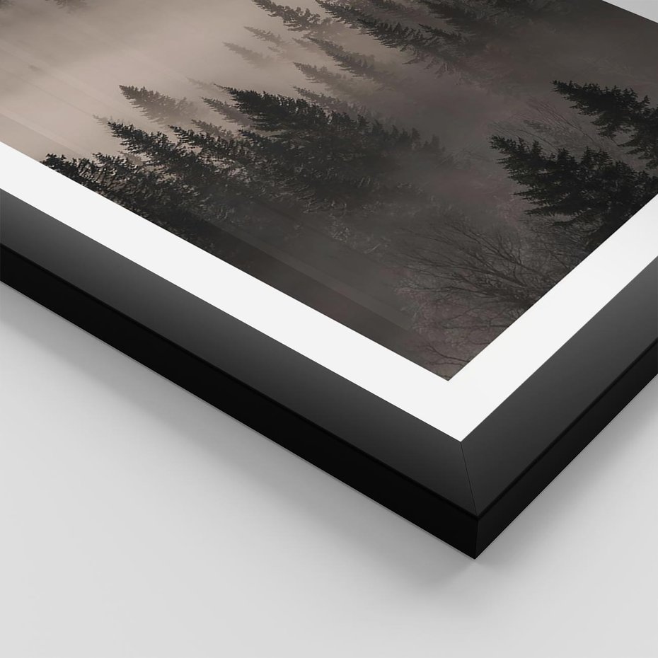 Plakat w ramie 50x70 - Mglista Opowieść Lasu - las, mgła - rama czarna