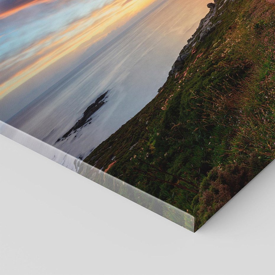 Obraz na płótnie 70x50 - Latarnia morska: Nocne niebo nad morzem - latarnia, morska