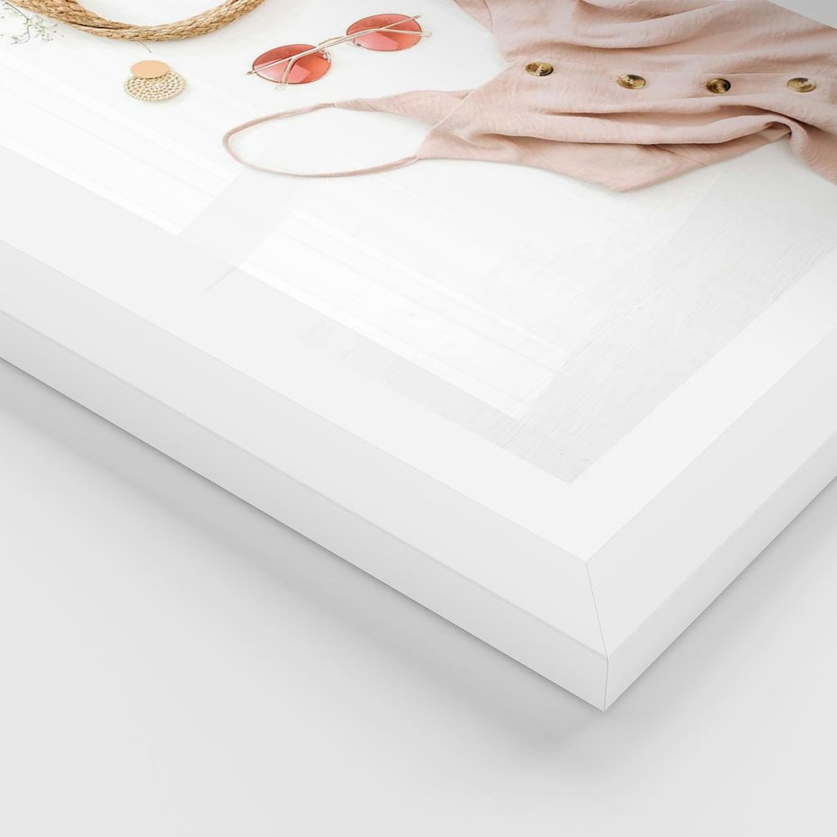 Plakat w ramie 30x40 - Moda na Plażę - kompozycja fashion, sukienka - rama biała