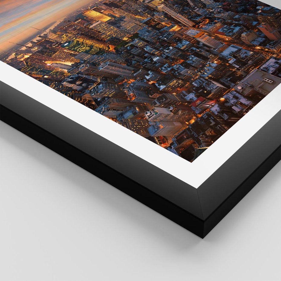 Plakat w ramie 50x70 - Miasto wieżowców w perspektywie - miasto, wieżowce - rama czarna