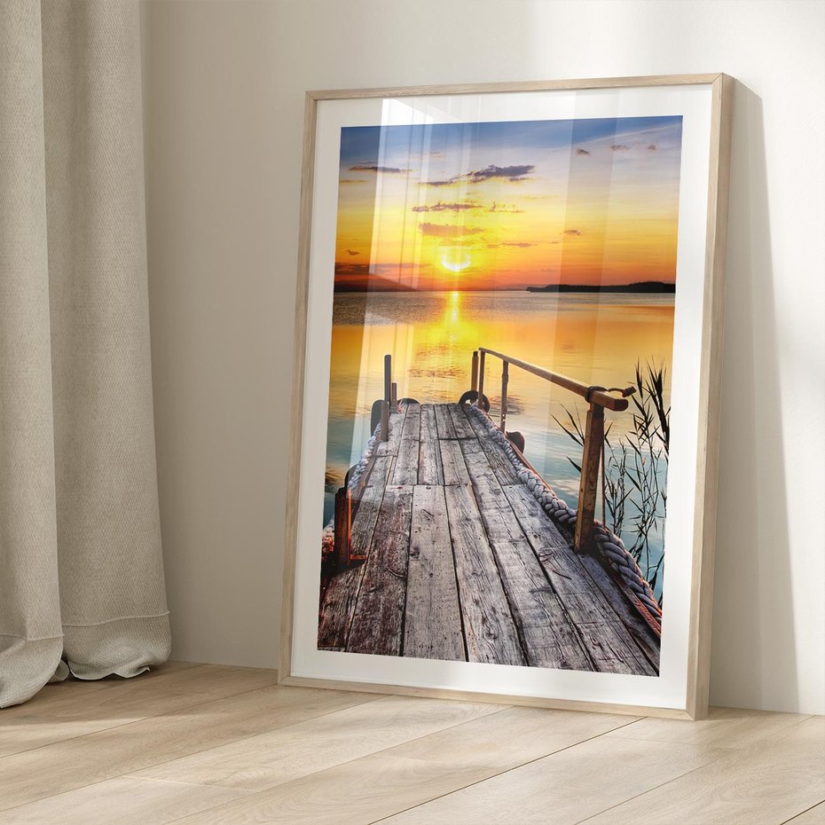 Plakat w ramie 30x40 - Zachód nad jeziorem z pomostem - pomost, jezioro - rama drewno
