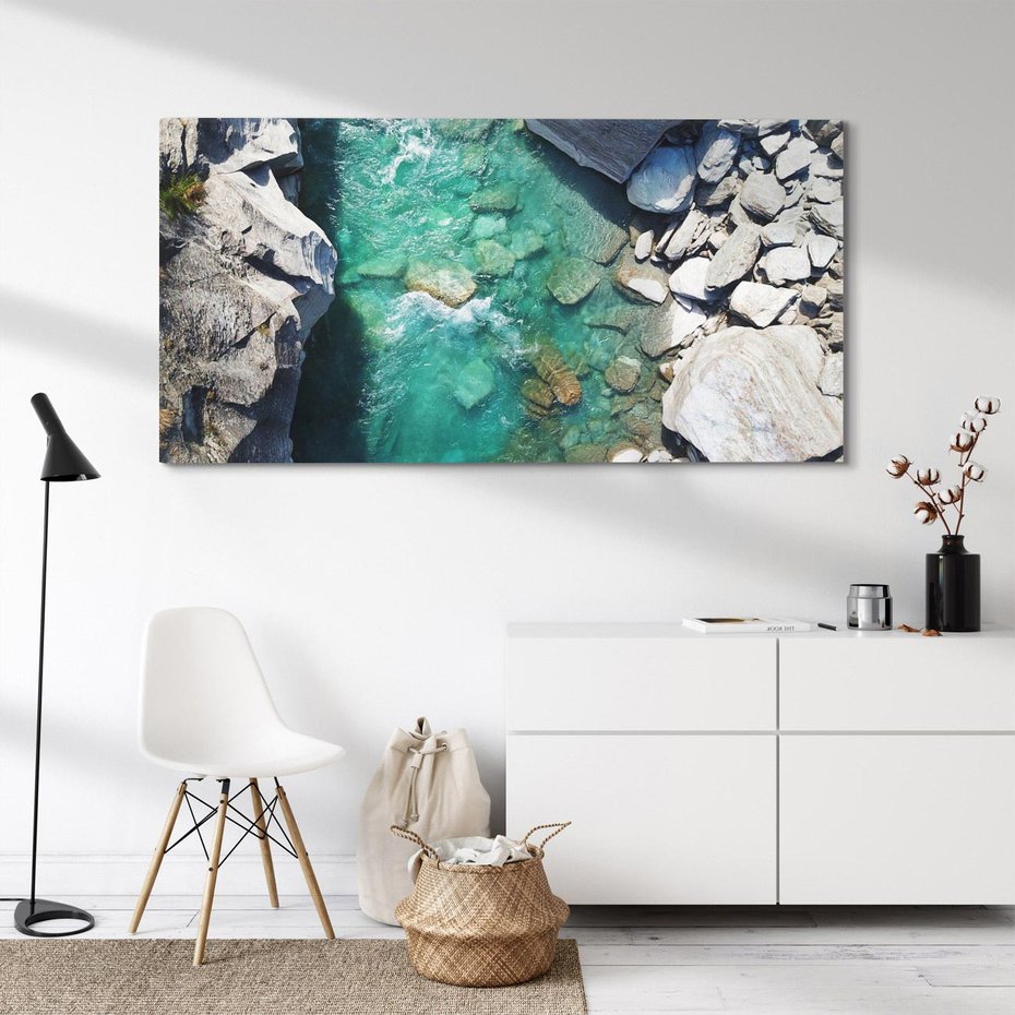 Obraz na płótnie 120x60 - Spotkanie natury i siły - rzeka, skały