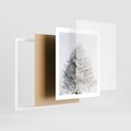 Plakat w ramie 40x50 - Zimowa Poezja w Ośnieżonym Drzewie - ośnieżone drzewo, zima - rama biała