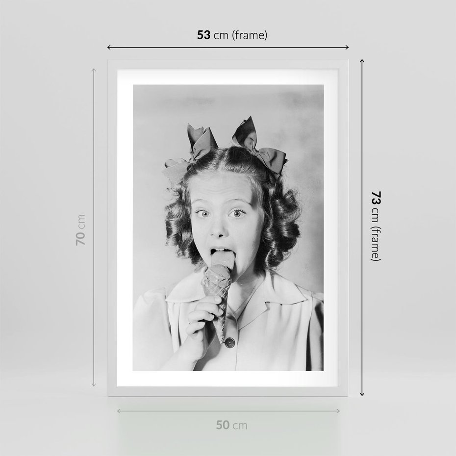 Plakat w ramie 50x70 - Pyszny Deser - retro zdjęcie, czarno białe - rama biała