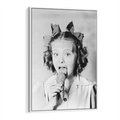 Obraz w ramie 70x100 - Pyszny Deser - retro zdjęcie, czarno białe - rama biała