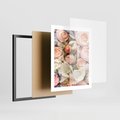 Plakat w ramie 40x50 - Kwiatowy Rarytas: Róże w Herbacianym Zbliżeniu - kwiaty, herbaciane - rama czarna
