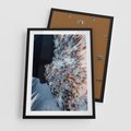 Plakat w ramie 50x70 - Lot Ptaka - zima, zimowy krajobraz - rama czarna