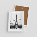 Plakat w ramie 30x40 - Wieża Eiffla - czarno białe zdjecie, wieża eiffla - rama biała