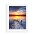 Plakat w ramie 50x70 - Zachód słońca na pomostcie - pomost, zachód - rama biała