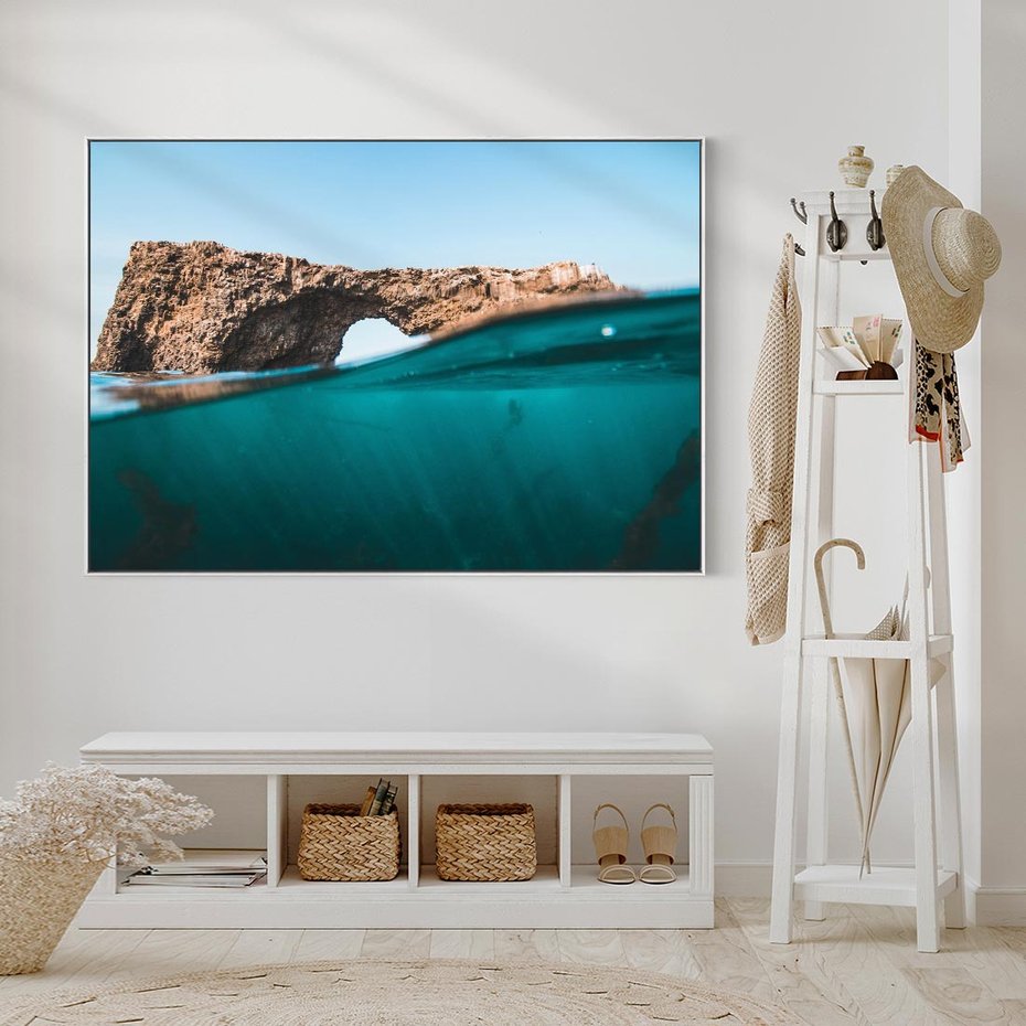 Obraz w ramie 120x80 - Tajemnicza Podwodna Kraina - fotografia, podwodna jaskinia - rama biała