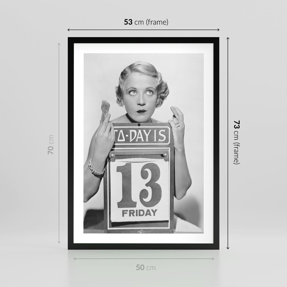 Plakat w ramie 50x70 - Czy to Pech - retro zdjęcie, czarno białe - rama czarna