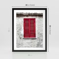 Plakat w ramie 40x50 - Okno z Czerwonymi Okiennicami - stare okno, kamienica - rama czarna