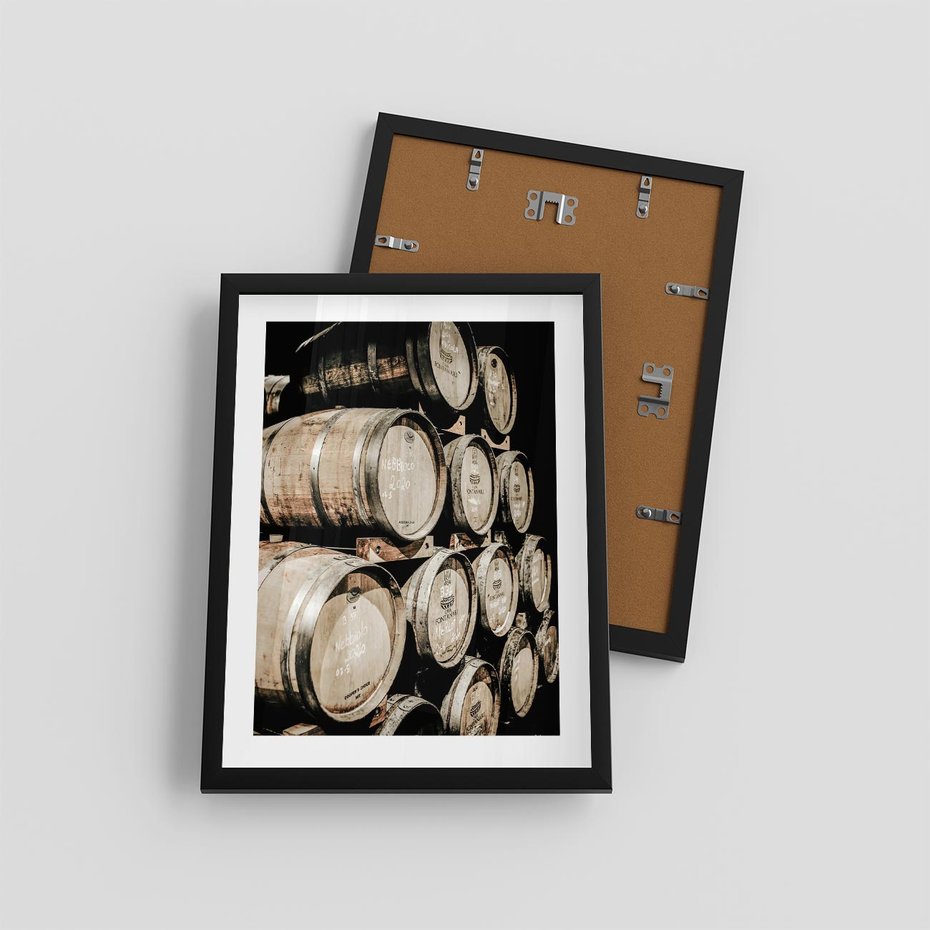 Plakat w ramie 30x40 - Tradycyjne Beczki - beczki, rustykalna fotografia - rama czarna
