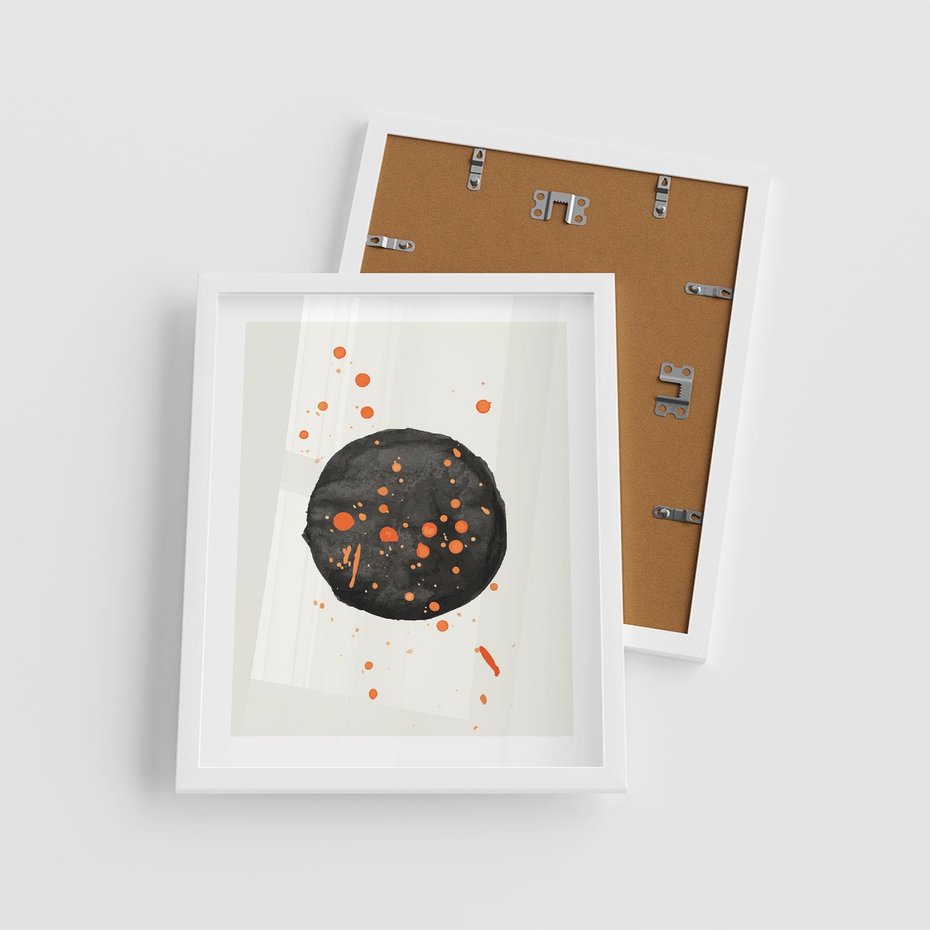 Plakat w ramie 40x50 - Impulsy Kreatywności - abstrakcyjna czarna plama, rozsiane pomarańczowe kropki - rama biała