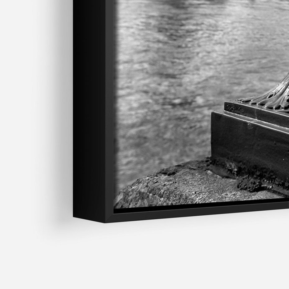 Obraz w ramie 50x70 - Pejzaż kruchości i siły - Londyn, Tamiza - rama czarna