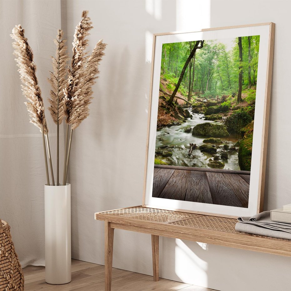 Plakat w ramie 50x70 - Strumyk w lesie - strumyk, w lesie - rama drewno