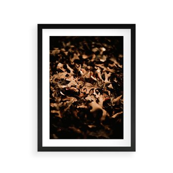Plakat w ramie 40x50 - Jesienne Liście: Nostalgiczna Kolorystyka - suche liście, jesień - rama czarna