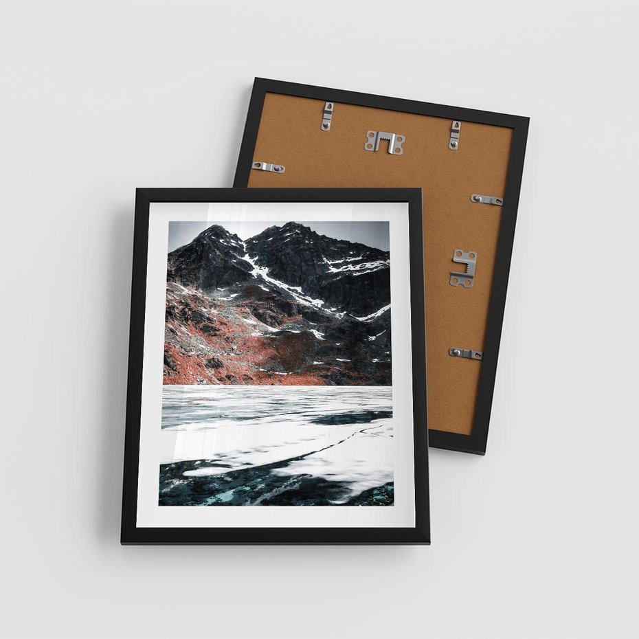 Plakat w ramie 40x50 - Śnieżna Opowieść - górski krajobraz, zima w górach - rama czarna