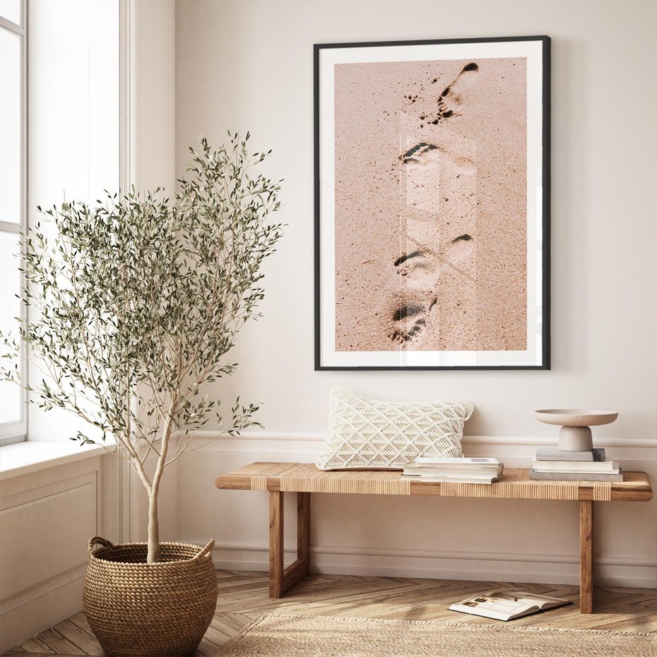 Plakat w ramie 30x40 - Ślady na Piasku - piasek, plaża - rama czarna