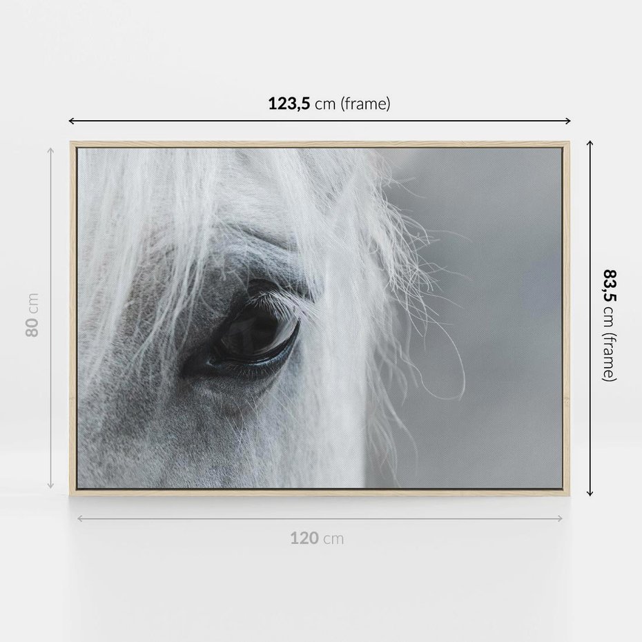 Obraz w ramie 120x80 - Oko Mocy - czarno białe zdjęcie, zbliżenie makro na oko konia - rama drewno