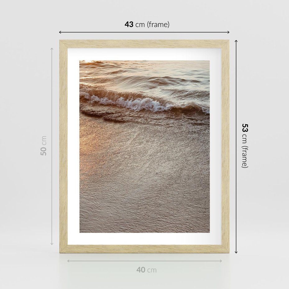 Plakat w ramie 40x50 - Spokój Morza: Fale na Plaży - fale, morze - rama drewno
