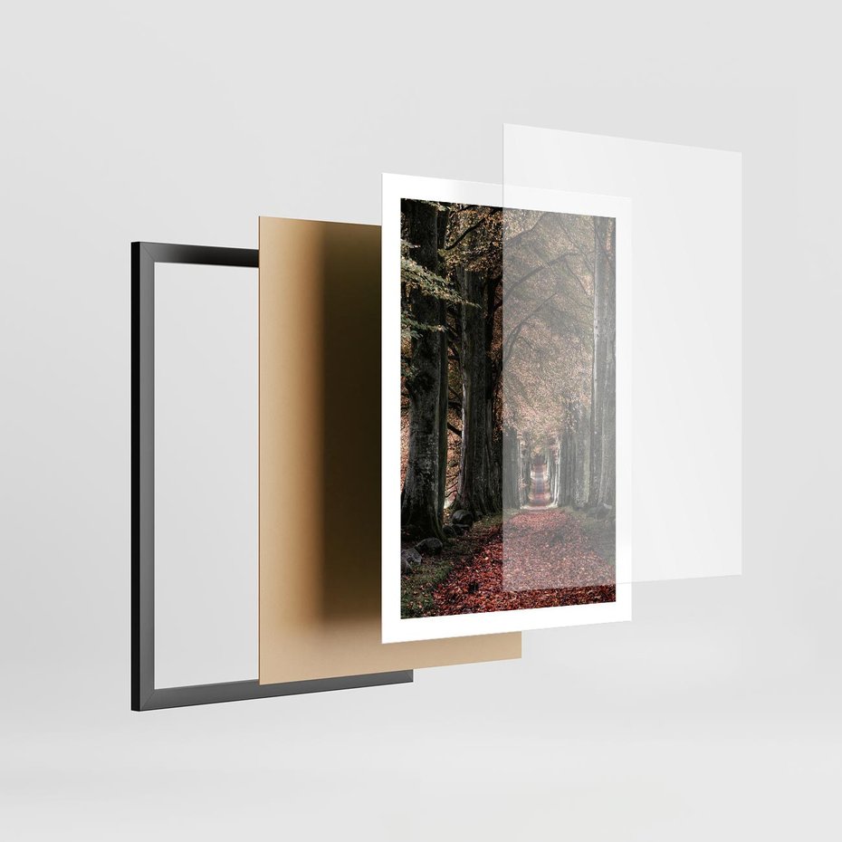 Plakat w ramie 50x70 - Spacer po Leśnej Drodze - ścieżka w lesie, jesień suche liście - rama czarna