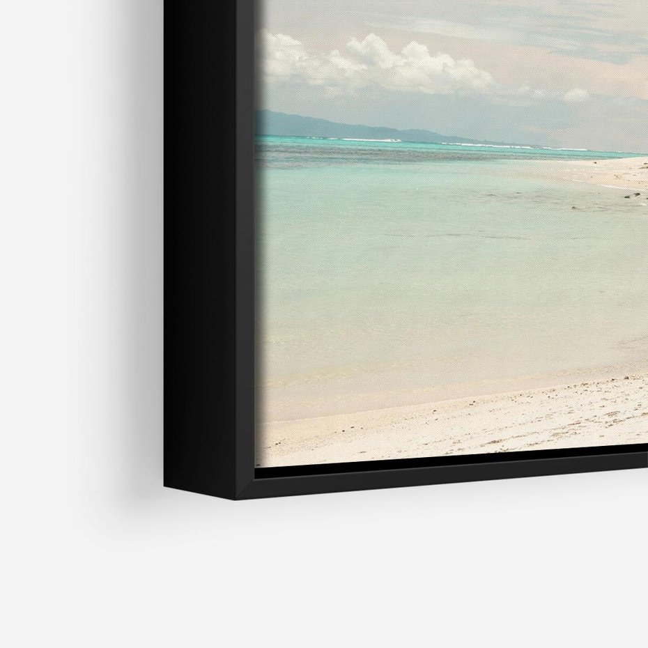 Obraz w ramie 50x50 - Uczta Egzotycznych Marzeń - fotografia, rajska plaża - rama czarna