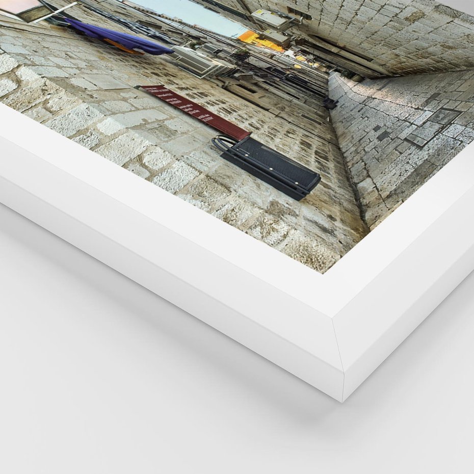 Plakat w ramie 30x40 - Urok Włoskiej Uliczki - włoska, uliczka - rama biała