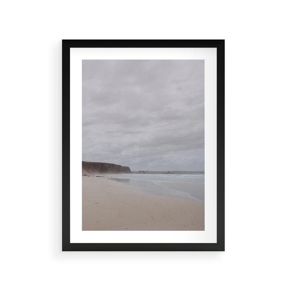Plakat w ramie 30x40 - Mglista plaża - plaża, mgła - rama czarna