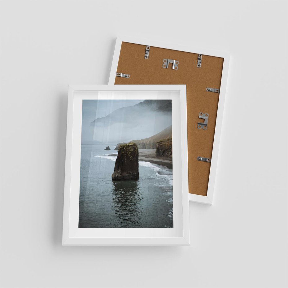 Plakat w ramie 30x40 - Mistyczna Aura - morze, mgła - rama biała