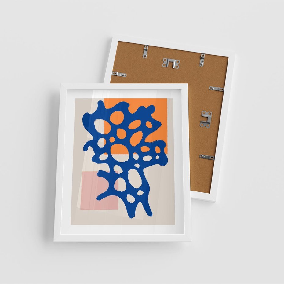 Plakat w ramie 40x50 - Migotliwe Nastroje - abstrakcyjna niebieska forma, dziwne kształty - rama biała